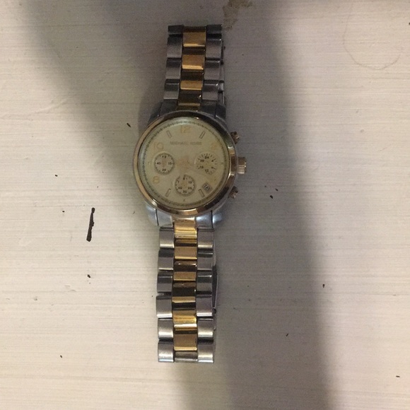 Michael Kors watch - Picture 2 of 3